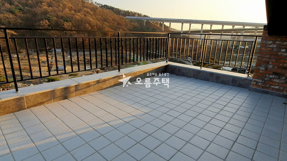 경기 포천시 설운동 테라스가 넓고, 탁트인 전망이 좋은 3룸 복층빌라 분양 매물번호 13769 사진 1