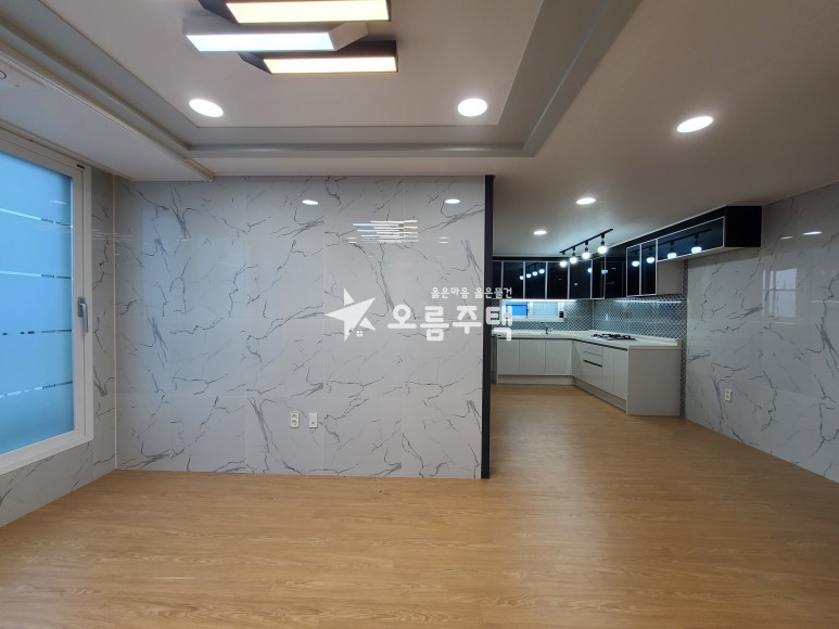 서울 구로구 신도림동 신도림동 3룸 병원, 은행, 대형마트, 편의점 등 편리한 생활권 분양 매물번호 12374 사진 2