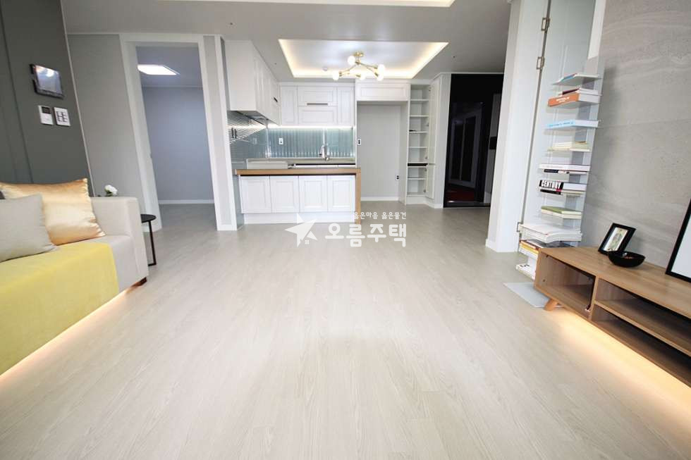 경기 수원팔달구 화서동 수원 3룸 ◈ 시원한 거실전망 / 맑은공기 ◈ 분양 매물번호 15236 사진 2