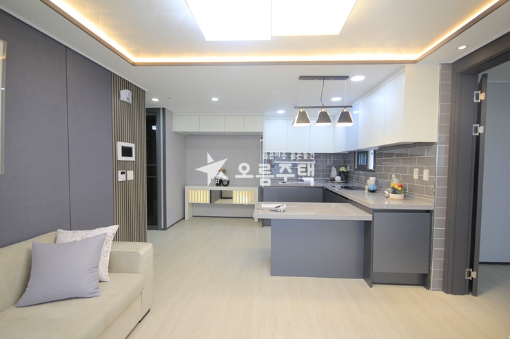 경기 수원권선구 세류동 수원 3룸 ✔ 정남향/햇살맛집/주차100% 분양 매물번호 15060 사진 1