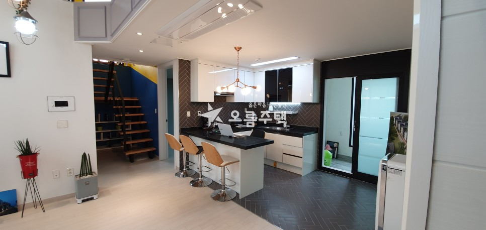 경기 고양일산서구 탄현동 탄현 역세권 채광 좋은 3룸 복층 있어요 분양 매물번호 10096 사진 3