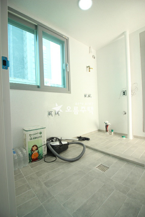 경기 군포시 산본동 군포3룸 ☆ 널찍하게 탁트인 거실 굿 분양 매물번호 14969 사진 3