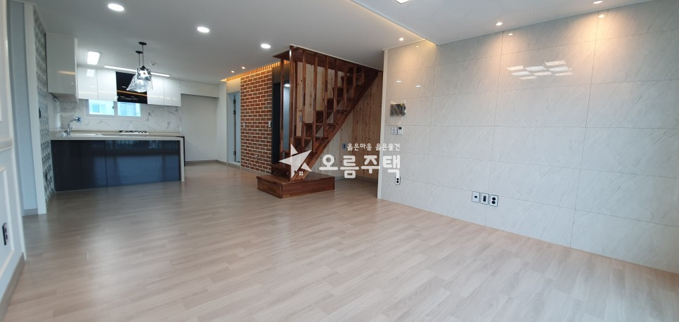 경기 고양일산동구 식사동 식사동 귀한 3룸 복층 빌라. 생활편의시설이 아주 좋은곳 분양 매물번호 13881 사진 4